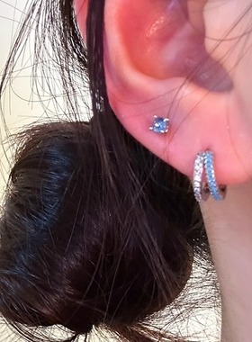 双耳洞叠戴蓝色锆石钛钢耳骨钉养耳洞平底免摘高级感耳钉耳环女夏
