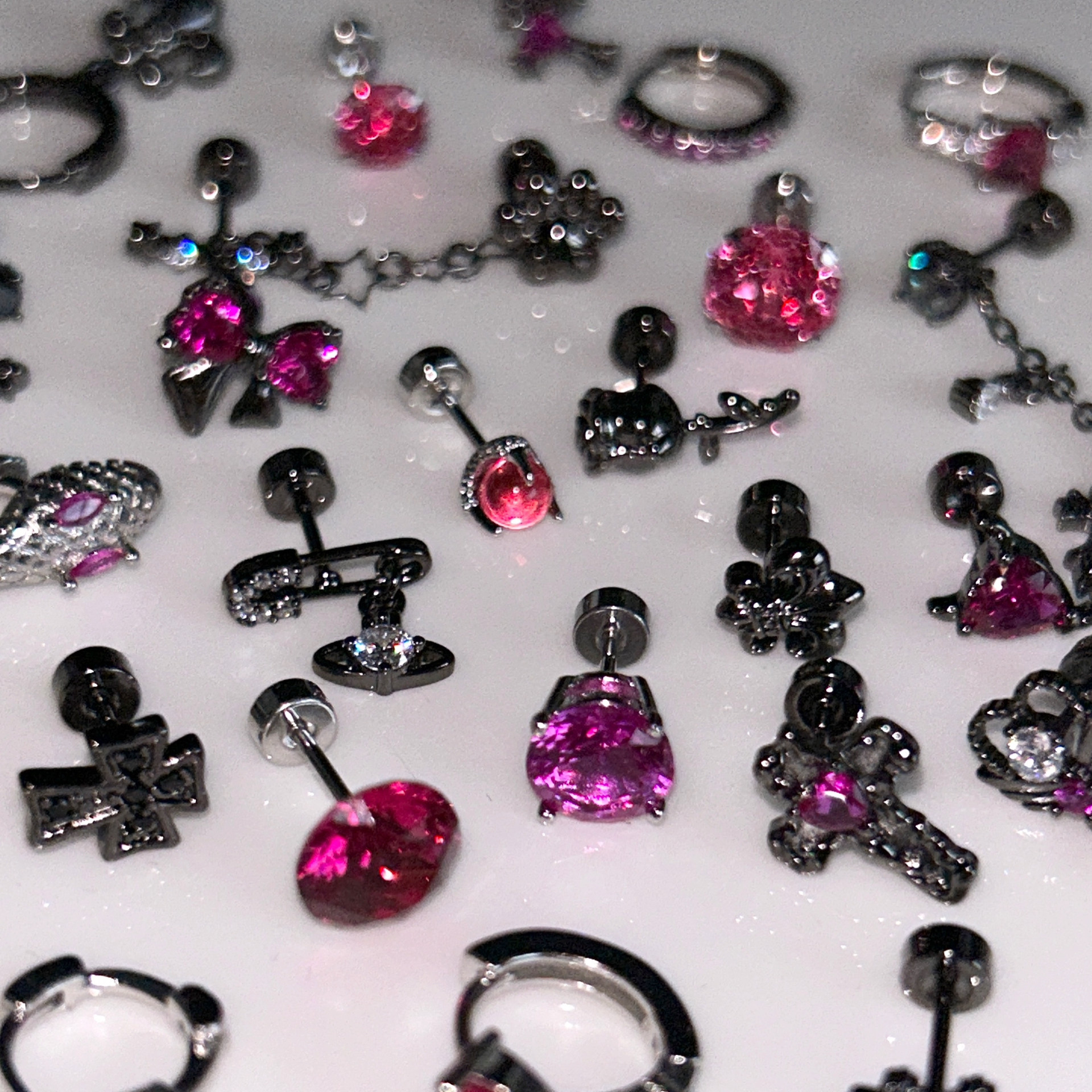 显白玫红色华子耳钉医用钛钢耳骨钉养耳洞平底免摘耳蜗钉耳饰女夏,饰品/流行首饰/时尚饰品新,耳钉,淘宝优惠券,粉丝福利购,淘宝优惠卷