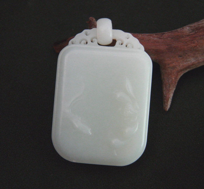 和田玉鱼挂件和田玉连年有余吊坠和田玉鱼挂件和田玉连年有余吊坠