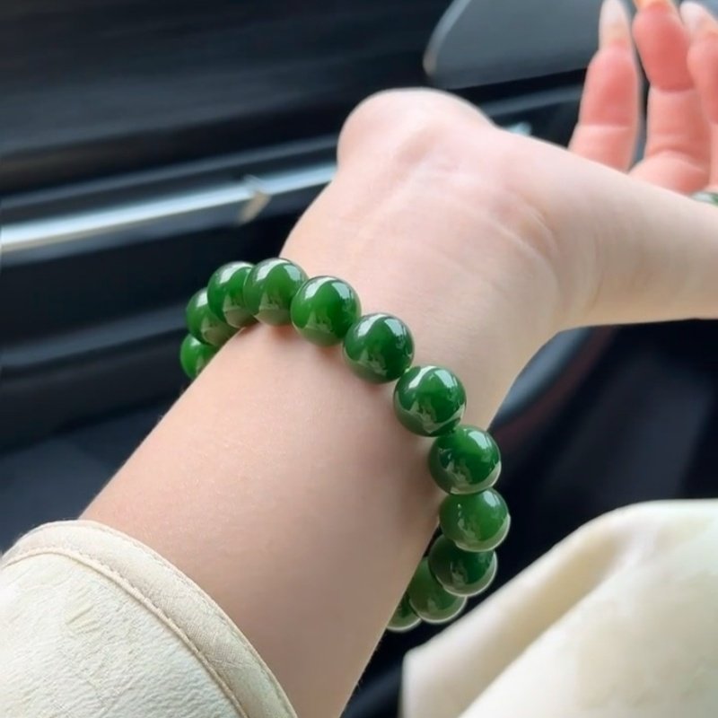 俄罗斯碧玉菠菜绿手串8mm老料阳绿和田玉手串天然7号矿老料绿手链