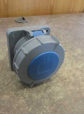 Mennekes Receptacle ME 460R9W 60A 250V 3P 4W Used