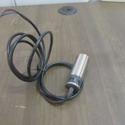 IFM Electronic Ecomat 200 Proximity Sensor DI5001 New Surplu