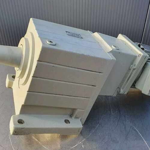 LENZE Type MDXMA1M 08032  LENZE GST073 M VBR 08032 005 A