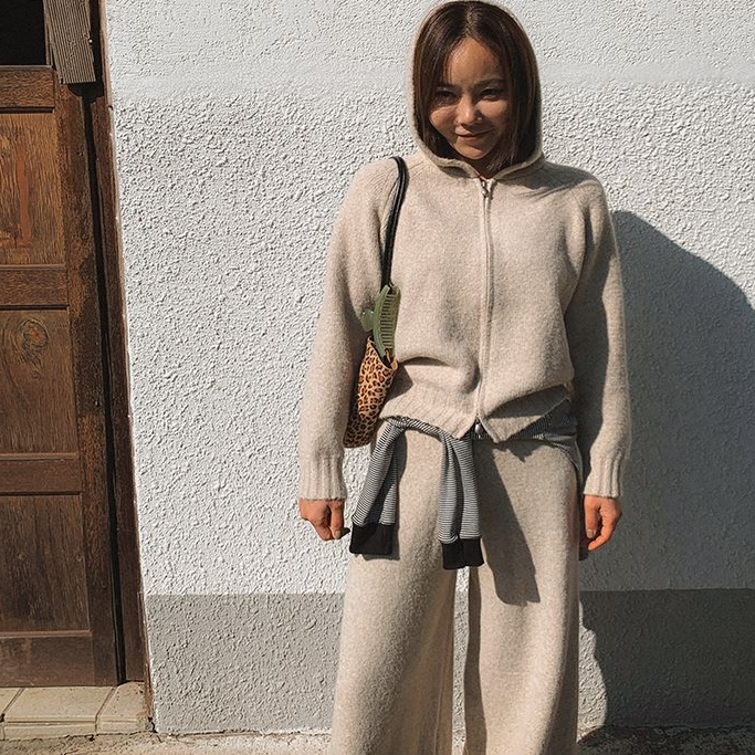 设计针织衫上衣+休闲裤纯色套装