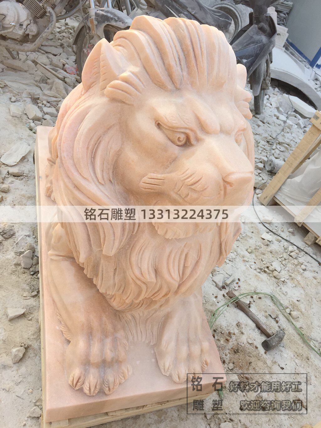 欧式雕刻的石材狮子 欧式爬狮雕塑 石雕爬狮 酒店门口的石狮子