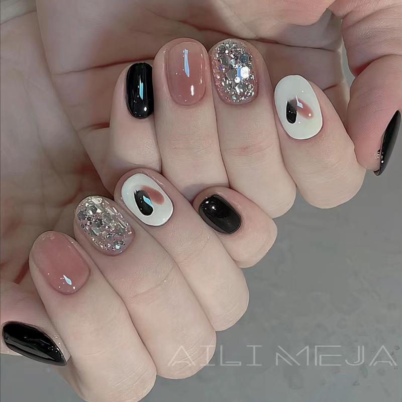 手工指甲贴片 黑白甜酷轻奢镶钻美甲成品 可拆卸孕妇穿戴甲短款