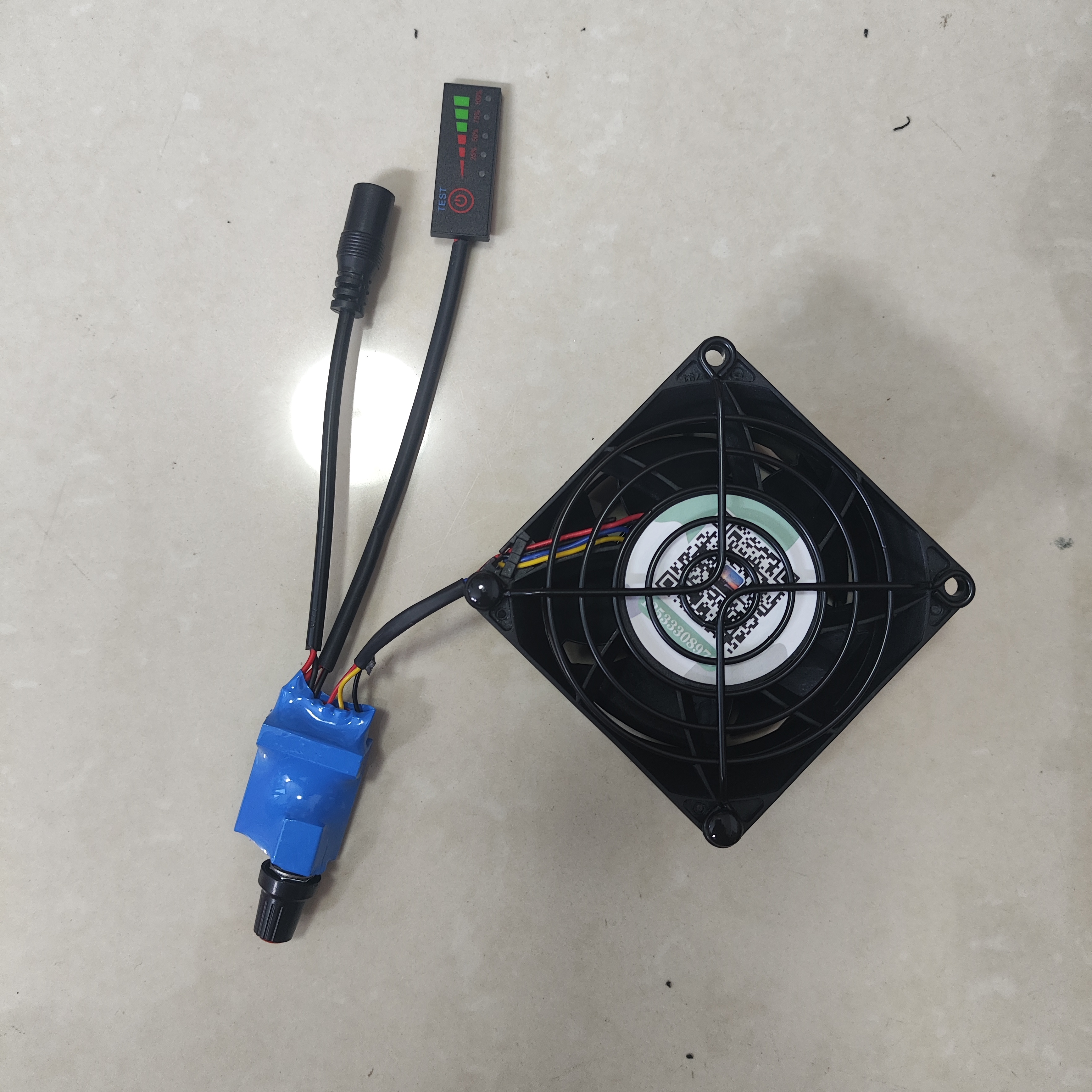 挂腰风扇用风机   大风力风扇8cm  12V 使用 风扇+开关+电量显示