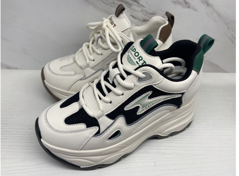 网红高帮刺绣百搭运动女鞋