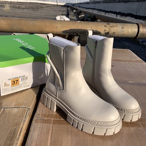 断码清仓捡漏~俄罗斯单~切尔西靴加绒短筒马丁靴厚底女白色短靴