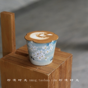 景德镇手绘油画风釉下彩手握杯浮雕小花猪口杯咖啡拉花杯杯主人杯