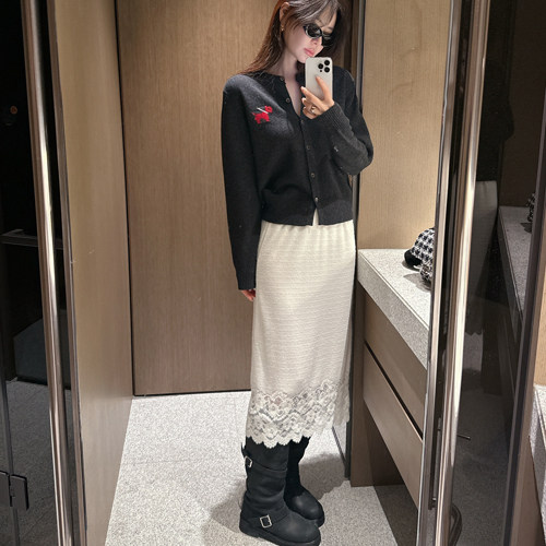 Partysu 韩国进口 官网直邮 冬季  Rogue 刺绣蕾丝半身裙