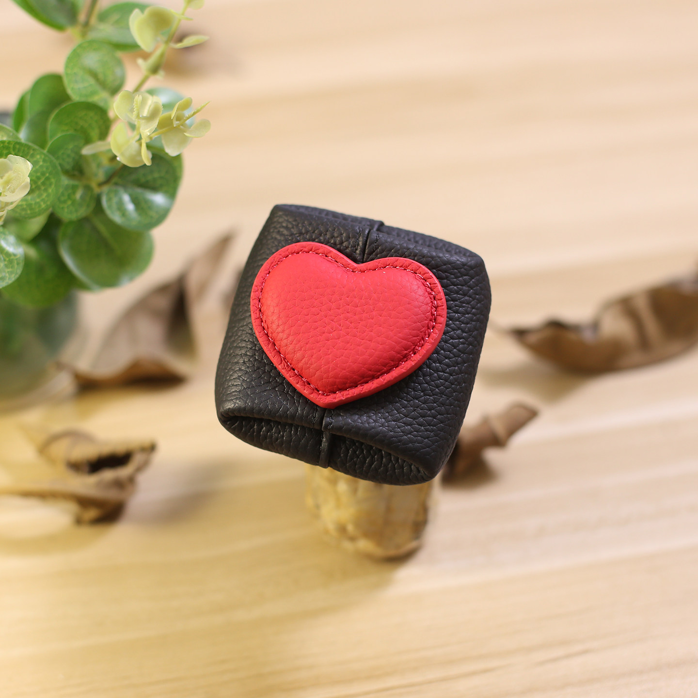 何以爱心牛皮零钱包女可爱便携收纳包创意撞色小钱包