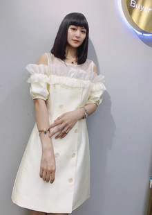 欧洲站2026夏新款时尚甜美木耳边欧根纱露肩修身连衣裙