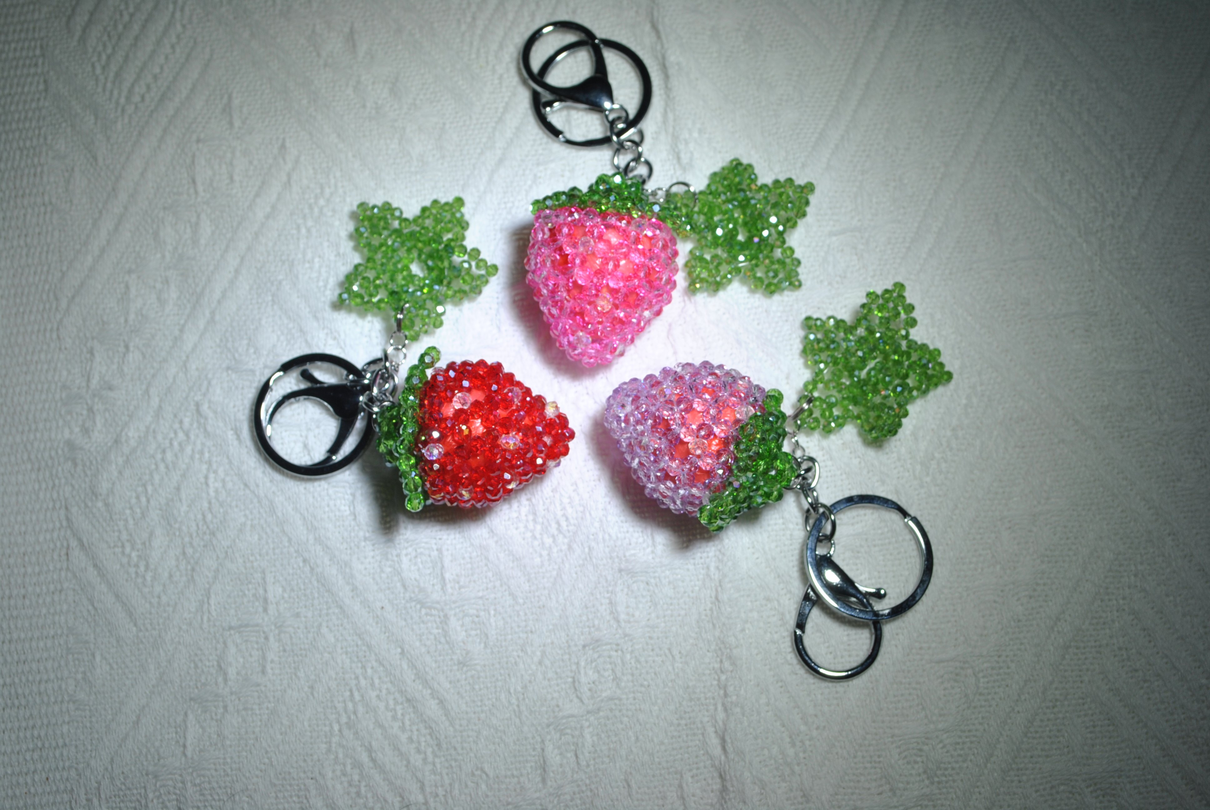 4mm成品水晶手工编织钥匙扣挂件摆件爆款流行单品圣诞果草莓