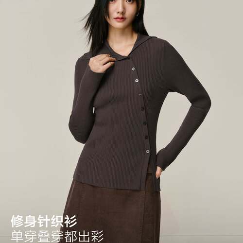 商场同款25冬季款女设计翻领坑条翻领斜门襟纽扣针织衫A1EEF4514