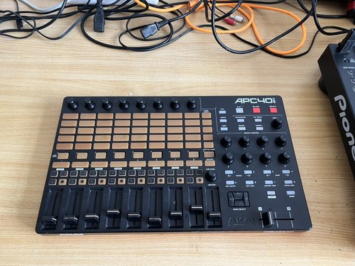 AKAI APC40MK2功能全好 正常使用