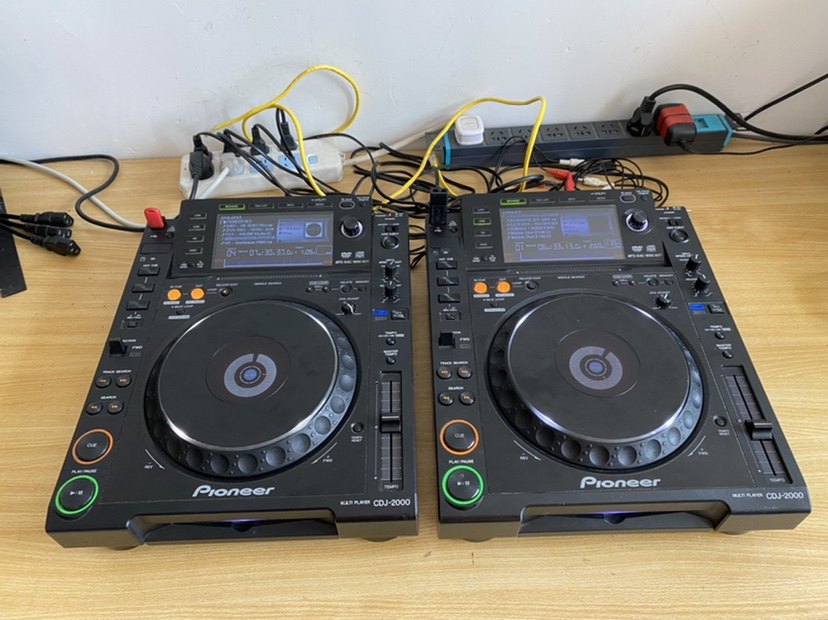 pioneer 先锋cdj2000打碟机 2台 功能正常使用 没问题 保修