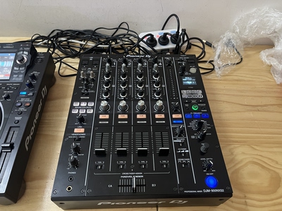 先锋DJM900NXS2混音台一个 2022 成色不错 功能全正常 保修