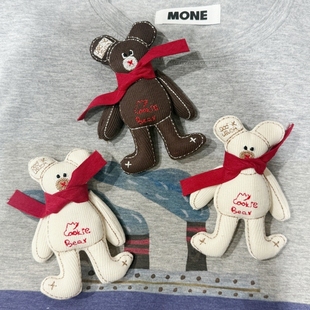 布艺充棉卡通围巾熊胸针潮流字母熊挂饰百搭包包挂件钥匙扣配饰