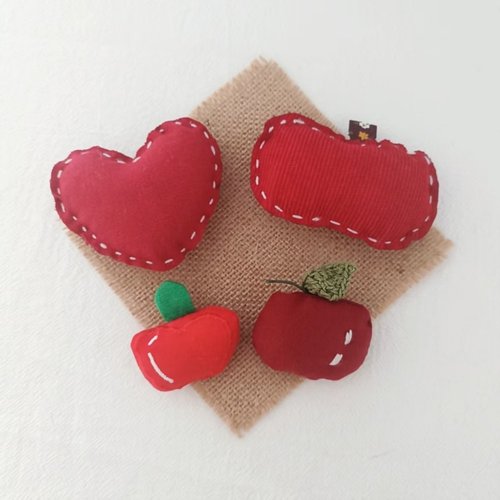 新款可爱充棉布艺桃心苹果胸针挂件包包服装配饰百搭服饰辅料配件