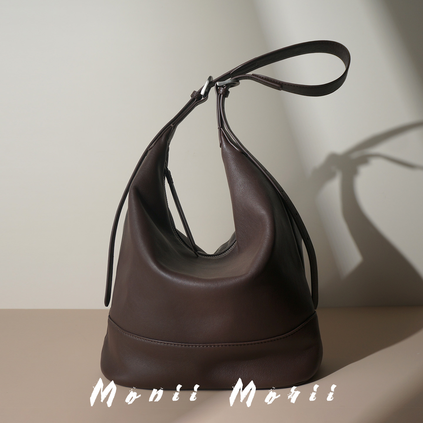 怪兽君小众真皮水桶包羊皮单肩包