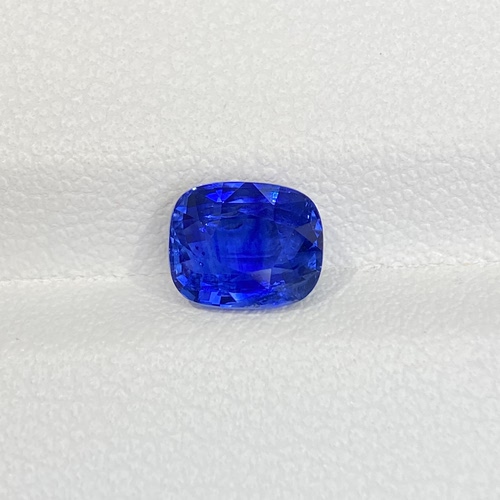1.78ct 轻微丝绒感 矢车菊蓝宝石 有包裹体 瑕不掩瑜 颜色好