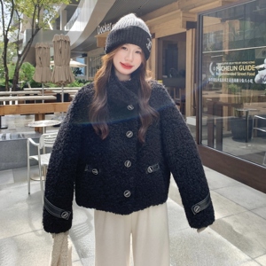 黑色拼接羊羔毛外套秋冬女2025新款高级感气质酷飒风皮毛一体外套图片