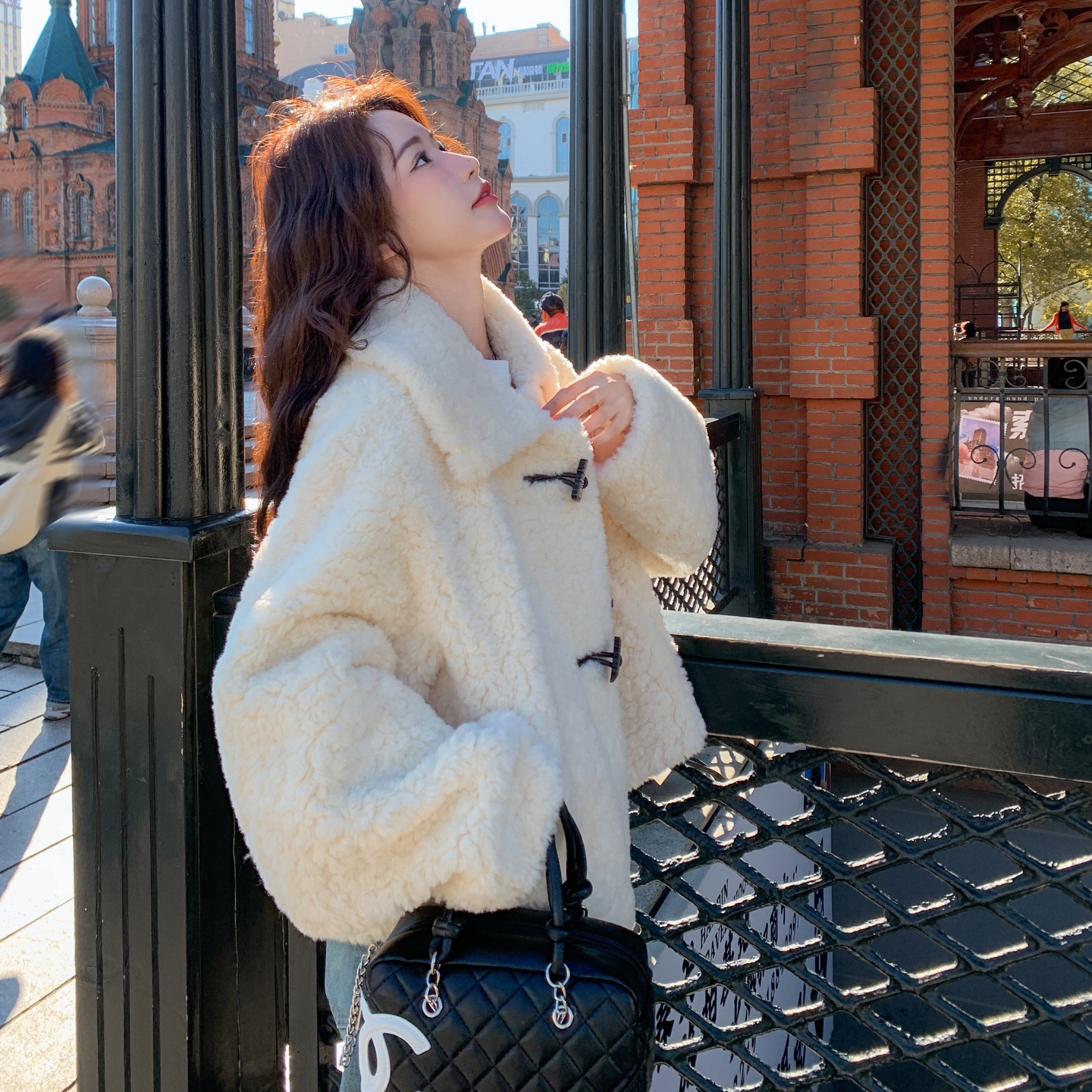 软糯白色牛角扣皮毛一体羊羔毛外套女秋冬2025新款显瘦高级感棉服,女装皮草,浙宝186 软糯白色牛角扣皮毛一体羊羔毛外套女秋冬2025新款显瘦高级感棉服,女装皮草,浙宝186