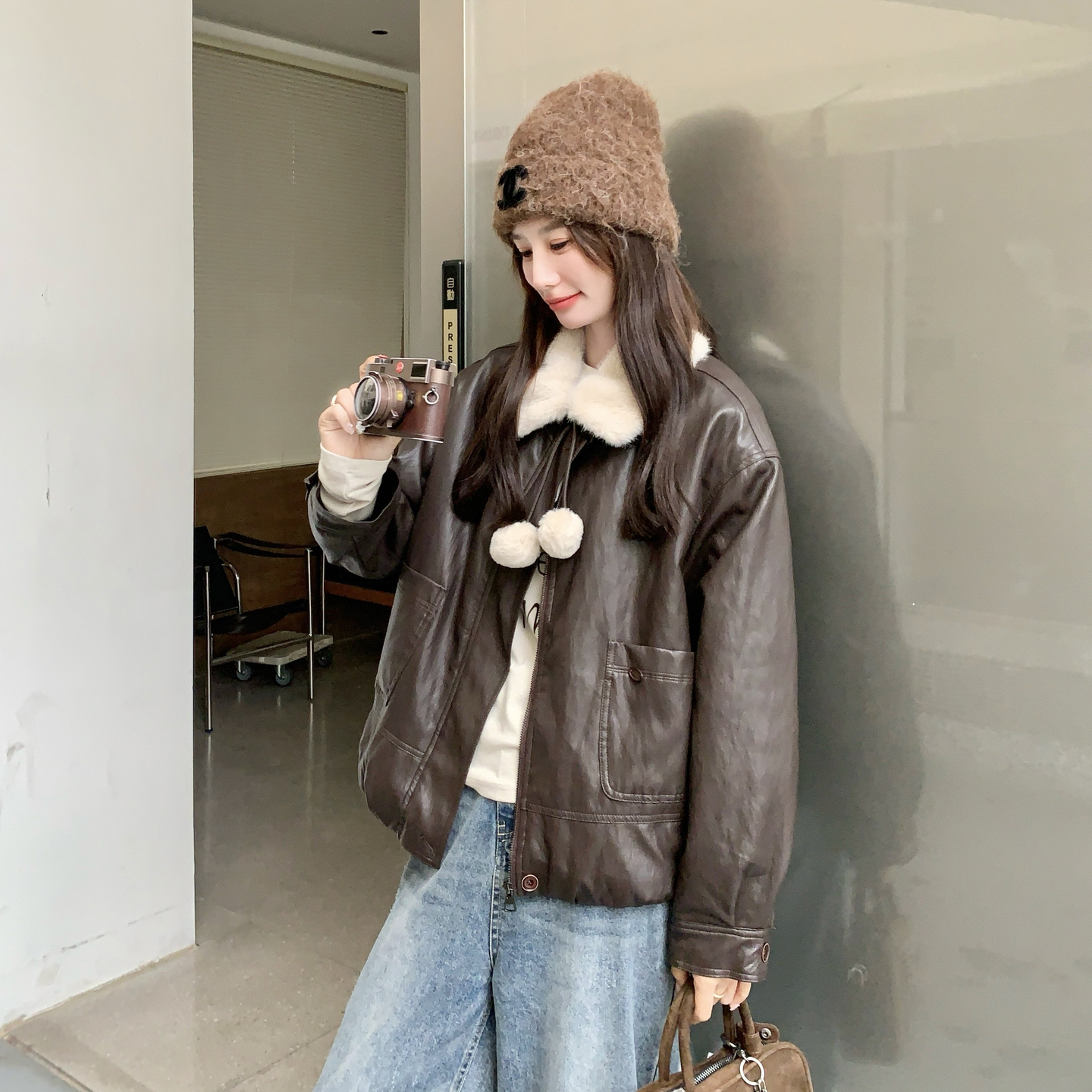 已出货秋冬新款毛领内加绒毛球装饰皮衣外套8165p195k298，女装皮衣，浙宝186