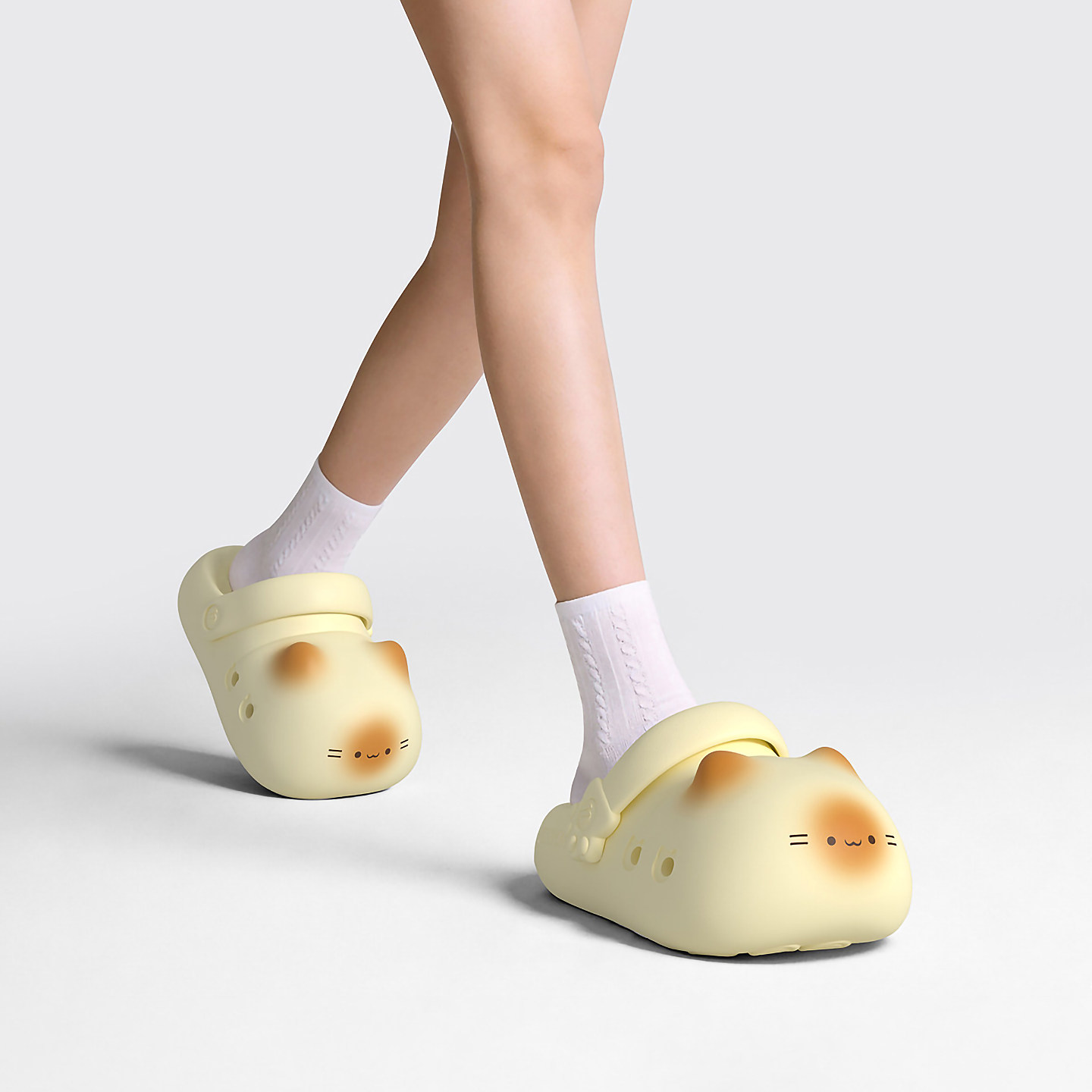 可爱小猫咪洞洞款女款夏外穿厚底增高防臭防滑女童软底沙滩凉拖鞋