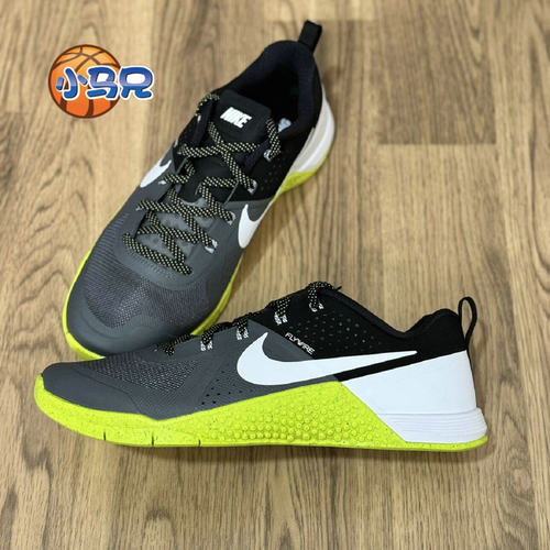 Nike减震健身训练鞋男子深蹲撸铁