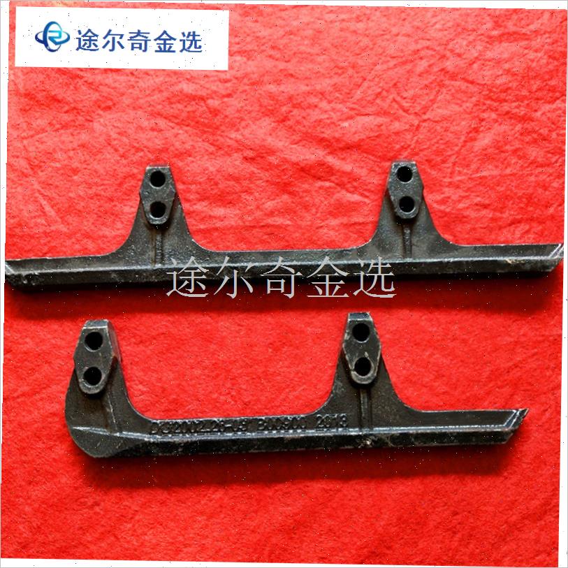 导轨福田老款收割机履带打井y钻探四不像运输车底盘巨明玉米机配