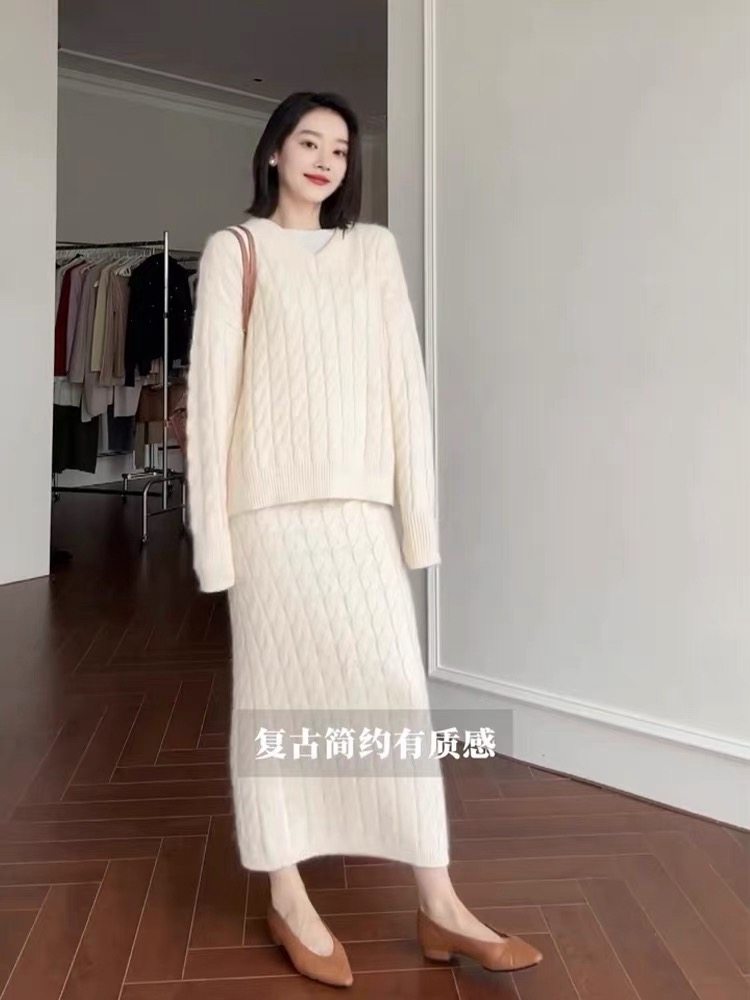 白色麻花套头毛衣女款2025新款冬季韩系慵懒风包臀半身裙两件套裙