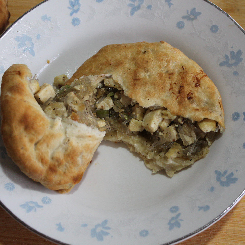 仅限会员购买10个装山东淄博特产特色早餐博山素火烧 芹菜豆腐