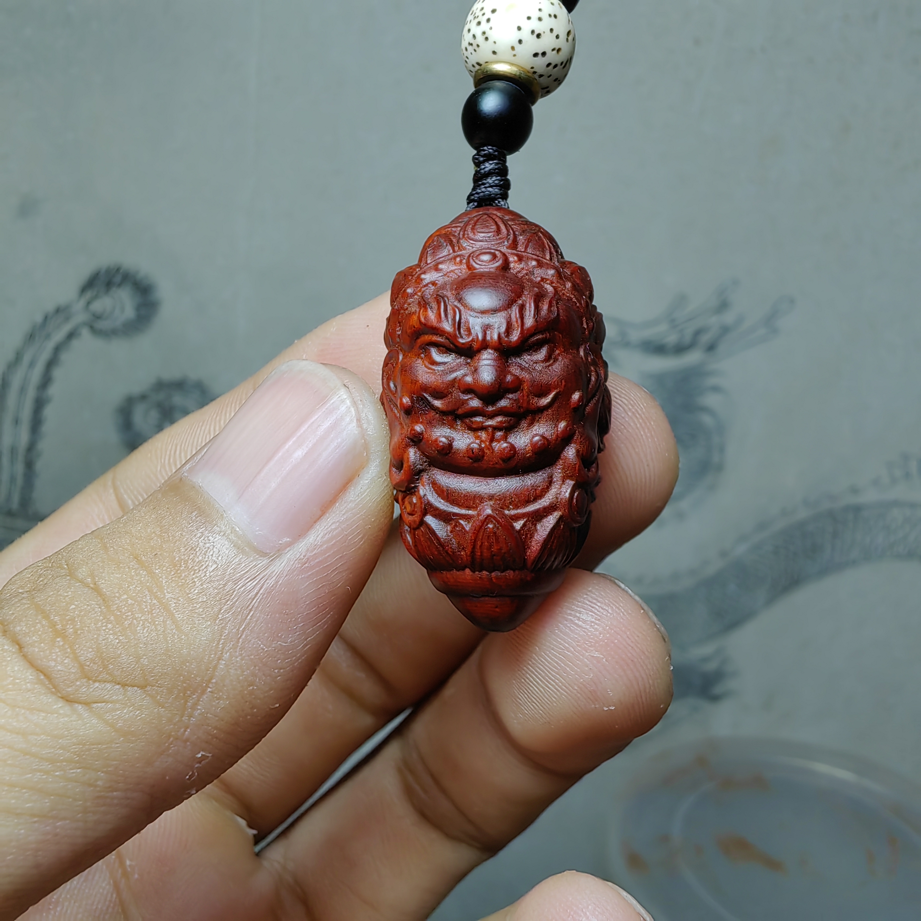 紫檀红木头精雕刻神像不动明王车钥匙扣小吊坠文盘玩手把挂件饰品