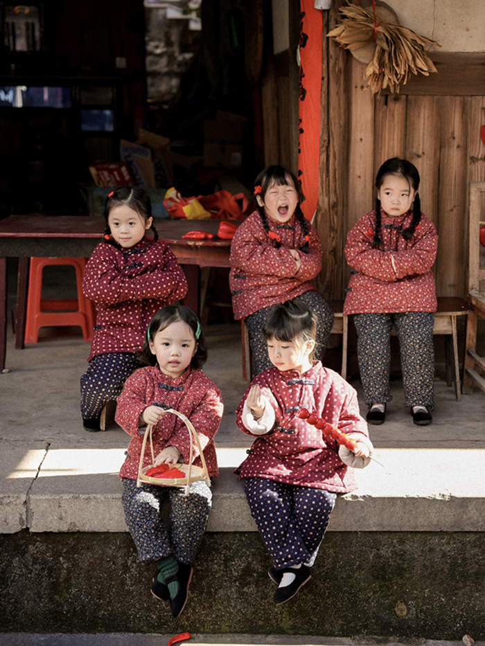 女童唐装冬季中国风套装加厚碎花儿童拜年汉服宝宝过新年喜庆衣服