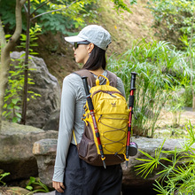 户外轻便防水登山包女夏季短途徒步爬山背包25L轻量化旅行双肩包