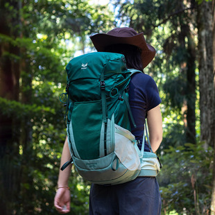 户外专业登山包女35升大容量旅游双肩包轻便悬浮背负系统徒步背包