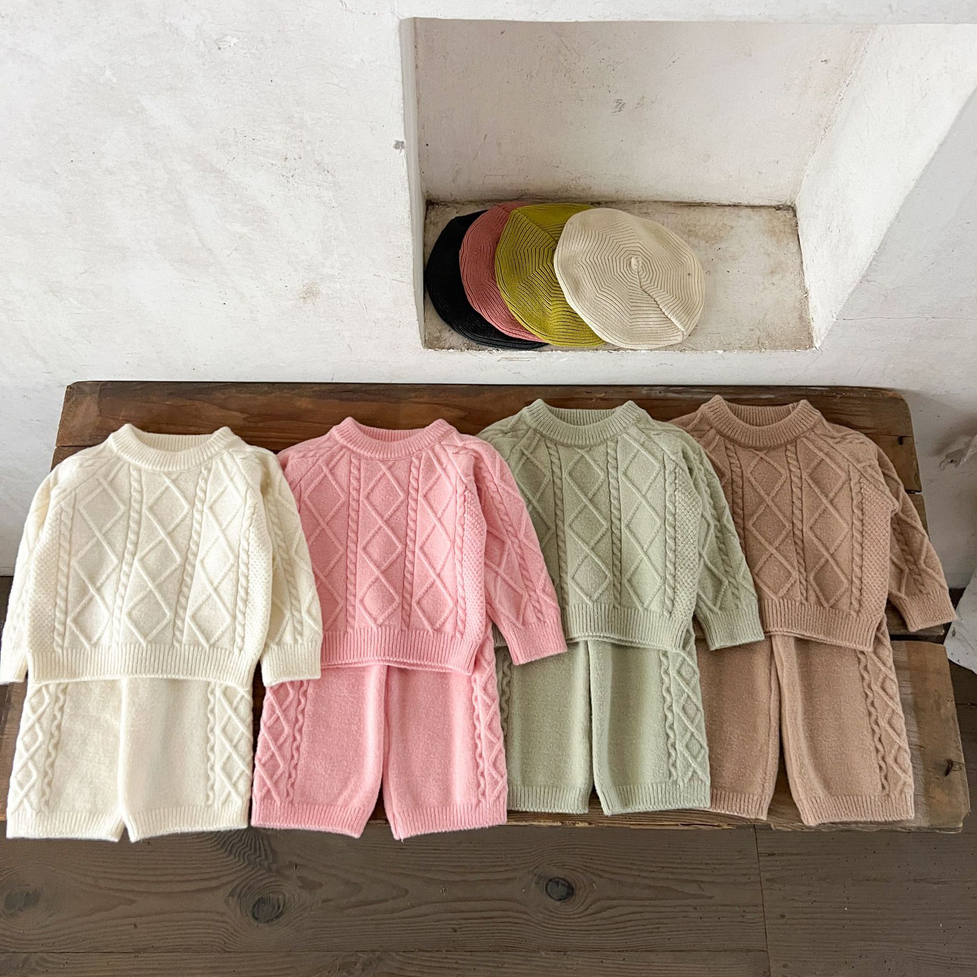 秋冬季婴幼儿童衣服女童小月龄宝宝针织菱形长袖上衣毛衣长裤套装