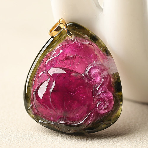 18K金扣西瓜碧玺精雕吊坠