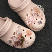 原创适配粉色黑色卡骆驰crocs洞洞鞋 花蝴蝶花朵串珠 配饰高级感鞋