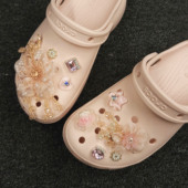 原创适配卡骆驰crocs洞洞鞋 花串珠花朵 配饰高级感粉色精致绝美鞋