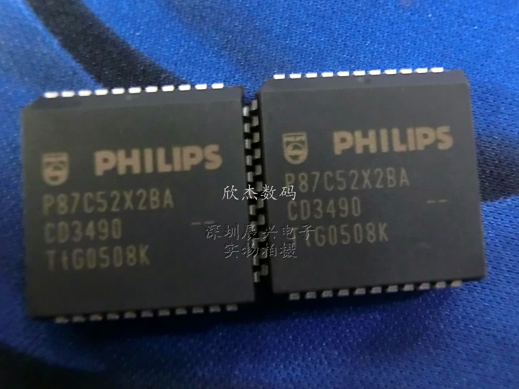 P87C52X2BA 微控制器 80C51 8K 44-PLCC 全新原装