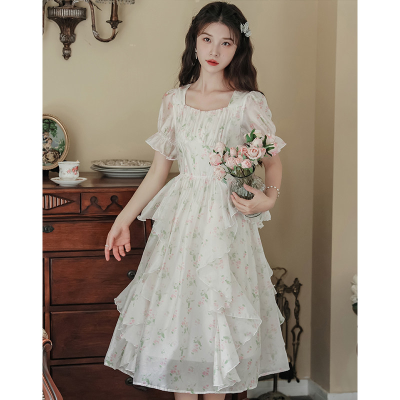 法式气质桔梗连衣裙仙女夏装新款初中高中学生小众显瘦碎花茶歇裙