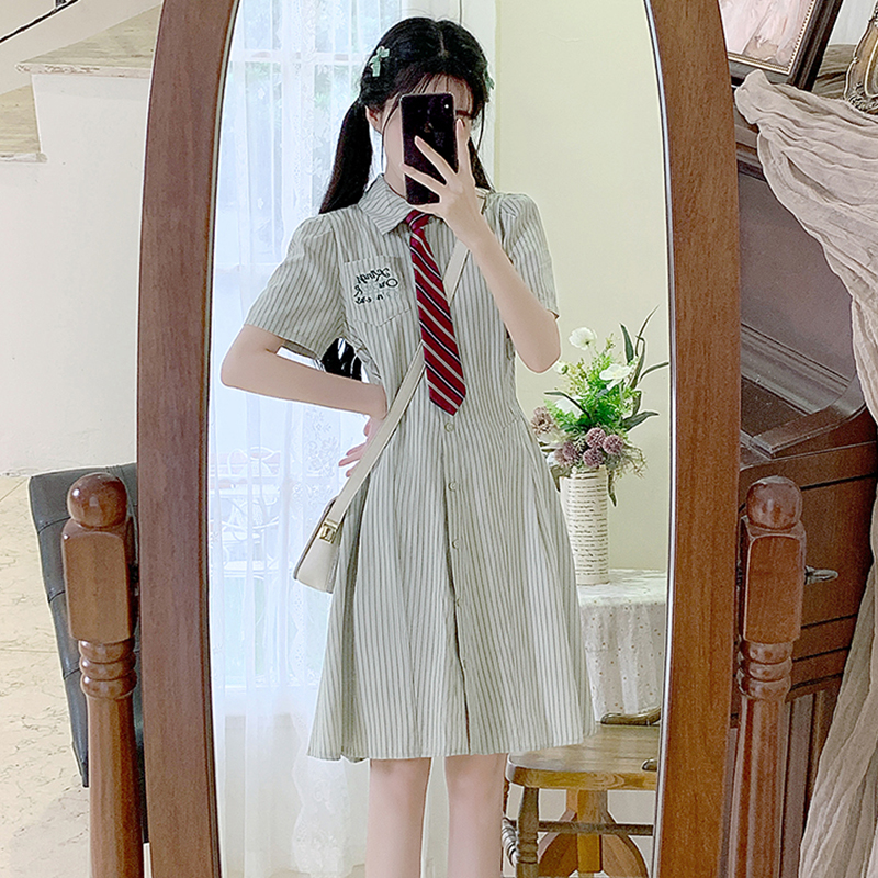 甜美气质条纹短袖连衣裙女夏装2025新款初高中学生修身显瘦衬衫裙