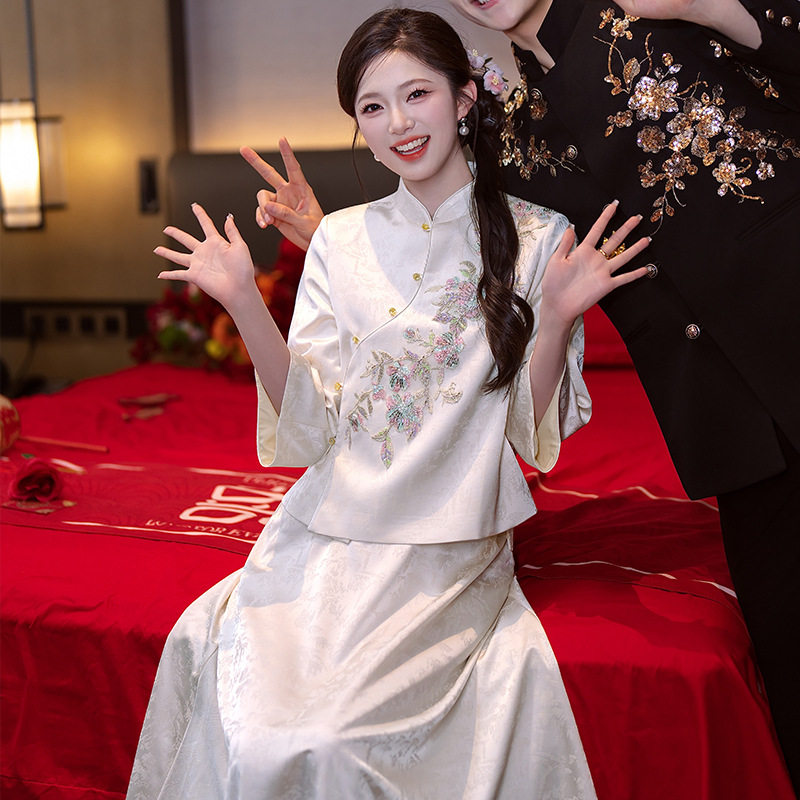 新中式刺绣旗袍礼服套装敬酒服
