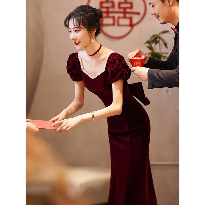 轻奢小众酒红色丝绒鱼尾长款晚礼服 新娘敬酒服 订婚 结婚 回门
