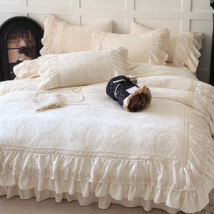 法式 雕花奶油风牛奶绒四件套加厚珊瑚绒镂空蕾丝被套公主床裙 冬季