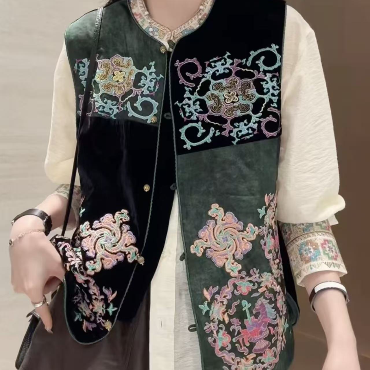 欧货2025秋季新款重工刺绣马甲