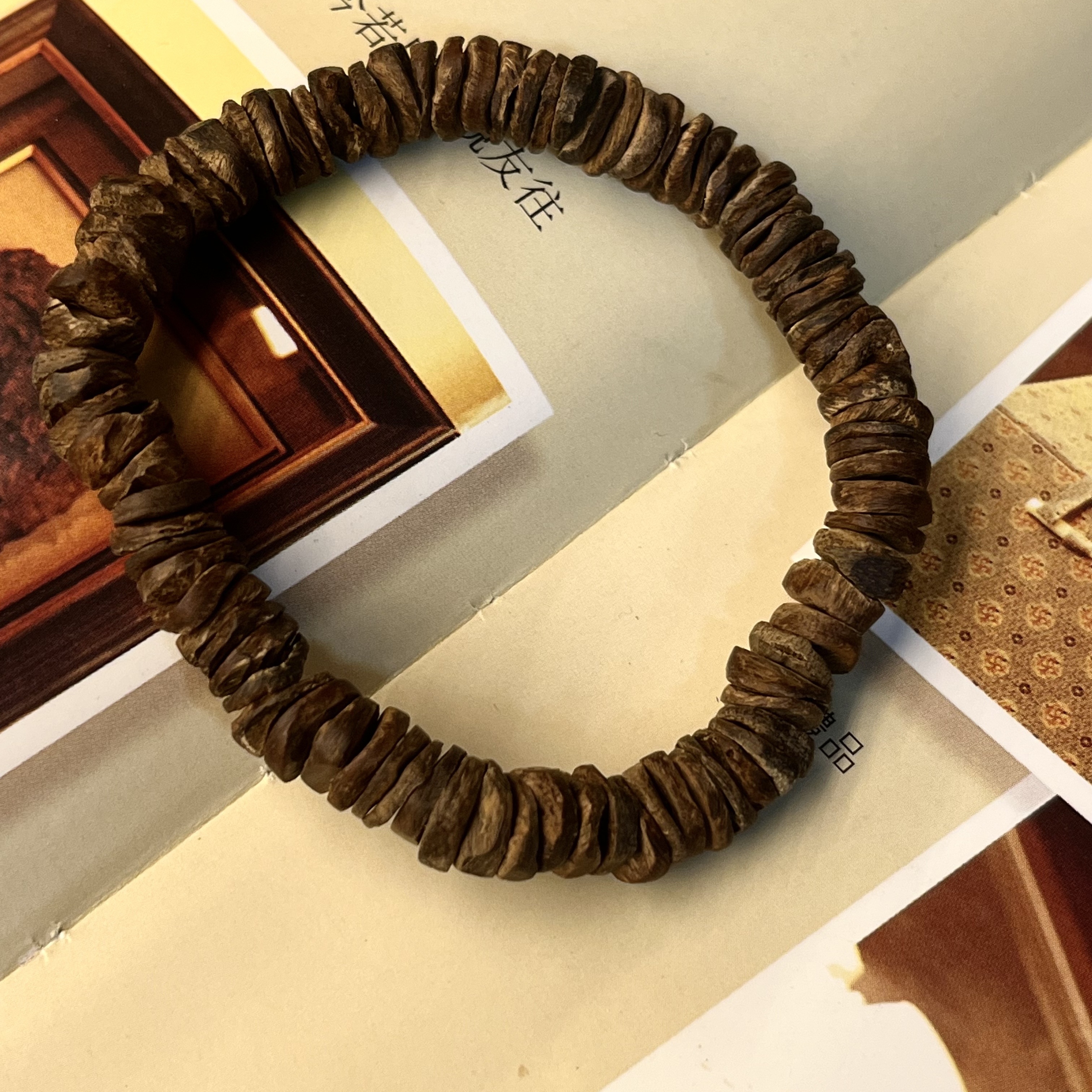 沉香随形片珠手串